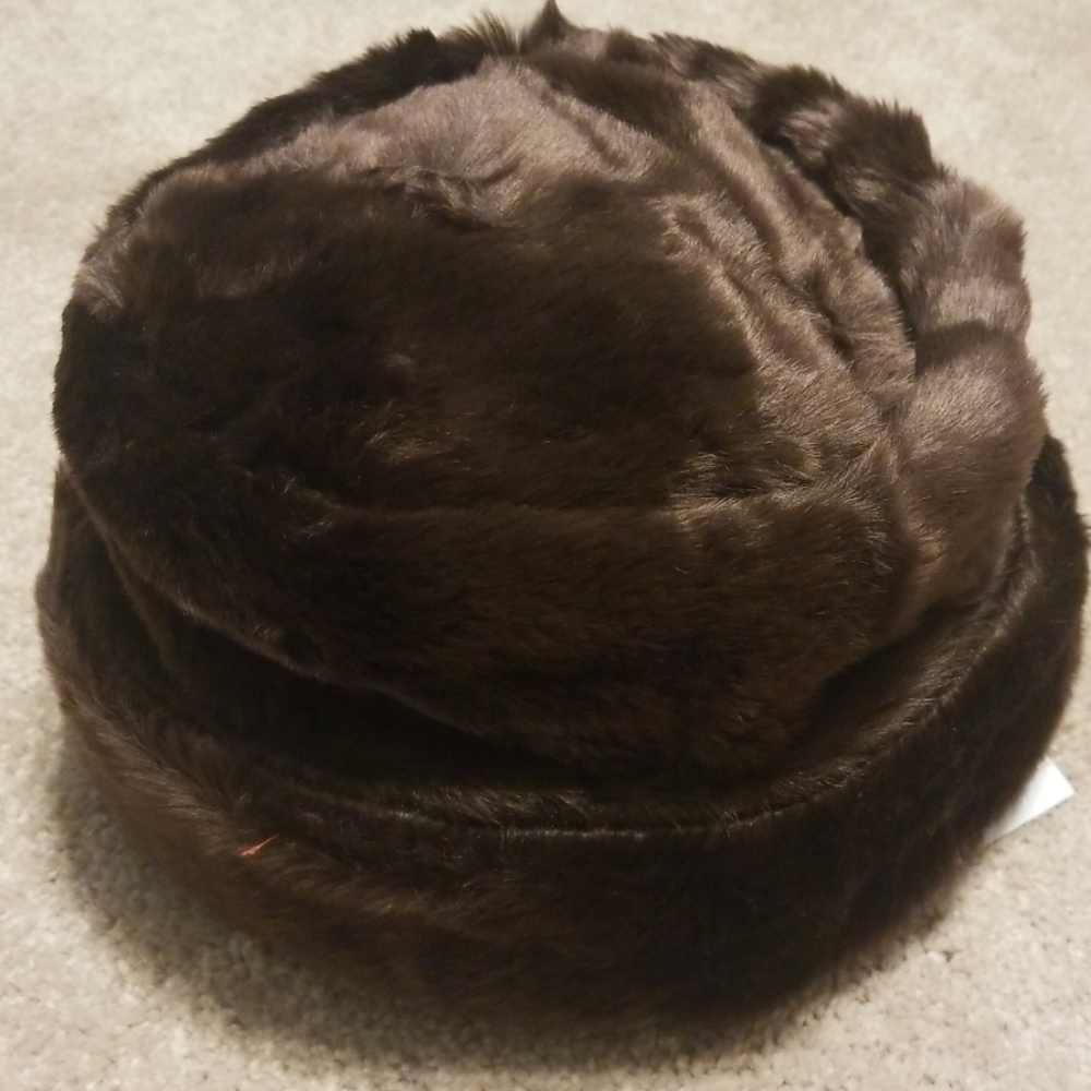 𝅺Nine West Faux fur Cloche Hat